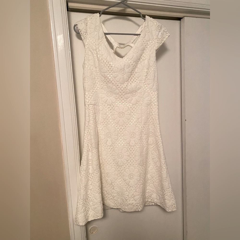 Lilly Pulitzer White dress with pearl back